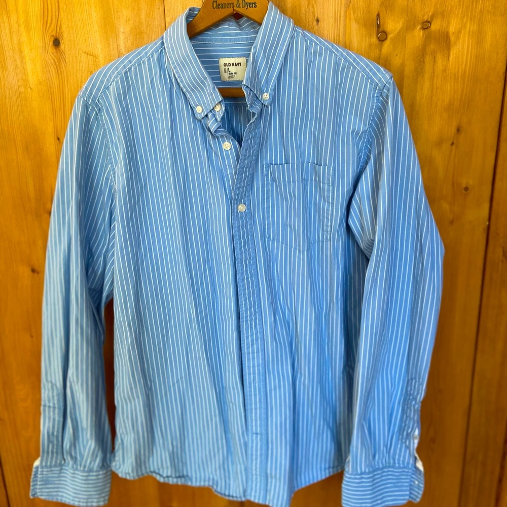 Old Navy Men’s Oxford Long sleeved button up shirt, Blue/white striped, size L